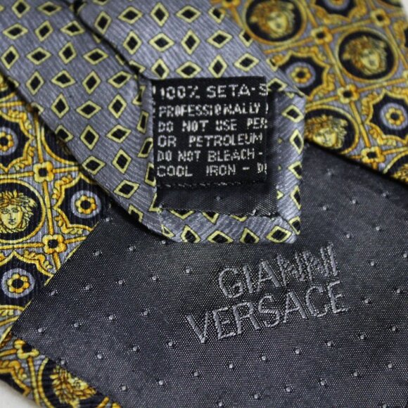 GIANNI VERSACE Rare Vintage, Medusa Print Gold, Grey & Black Neck Tie 3.75" Wide - Picture 3 of 8